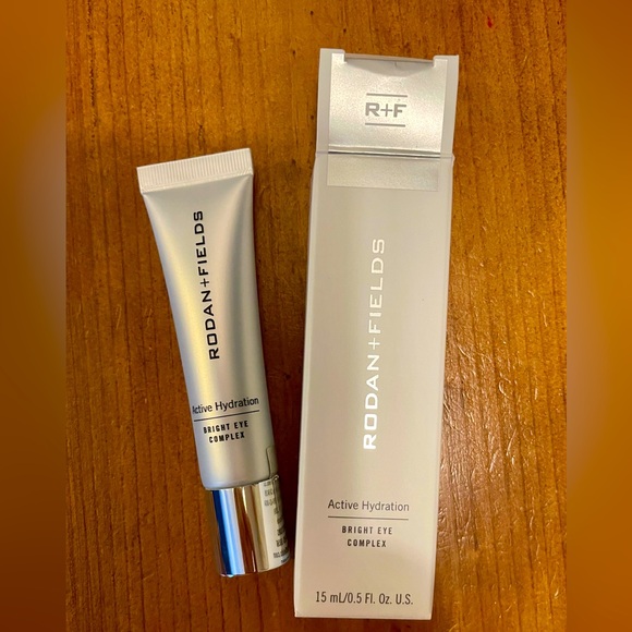 Rodan + Fields Eye Complex with Silver Finish - Picture 1 of 1
